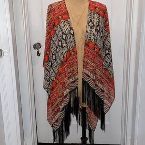 Very pretty shall with fringe